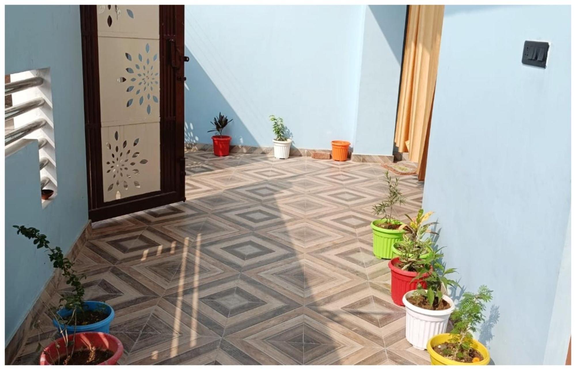 Hotel Aparna Grand Near Ram Janam Bhoomi And Temple - Fully Air Conditioned - Free Wifi Available - Best Budget Hotel In Ayodhya Eksteriør billede